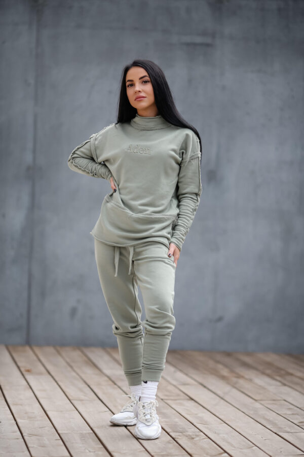 Easy olive suit